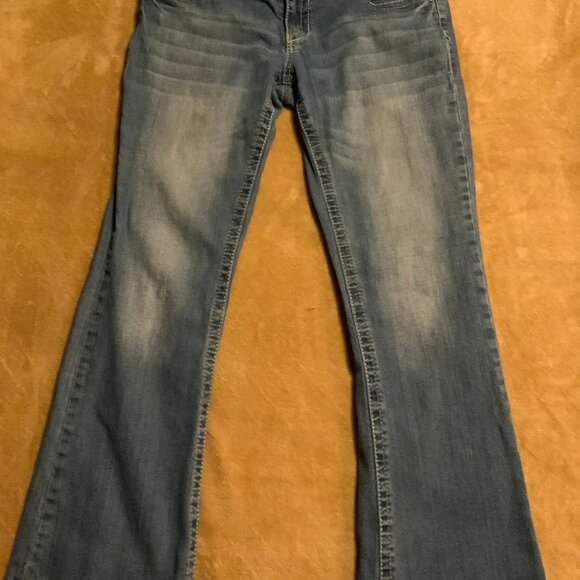 Maurices Women 9/10 Short Blue Demin White Wash Fit Flare 5 Pocket Jeans - Picture 1 of 8